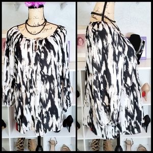 Sammy and Jo Abstract Print Keyhole Blouse Black Cream Size Large